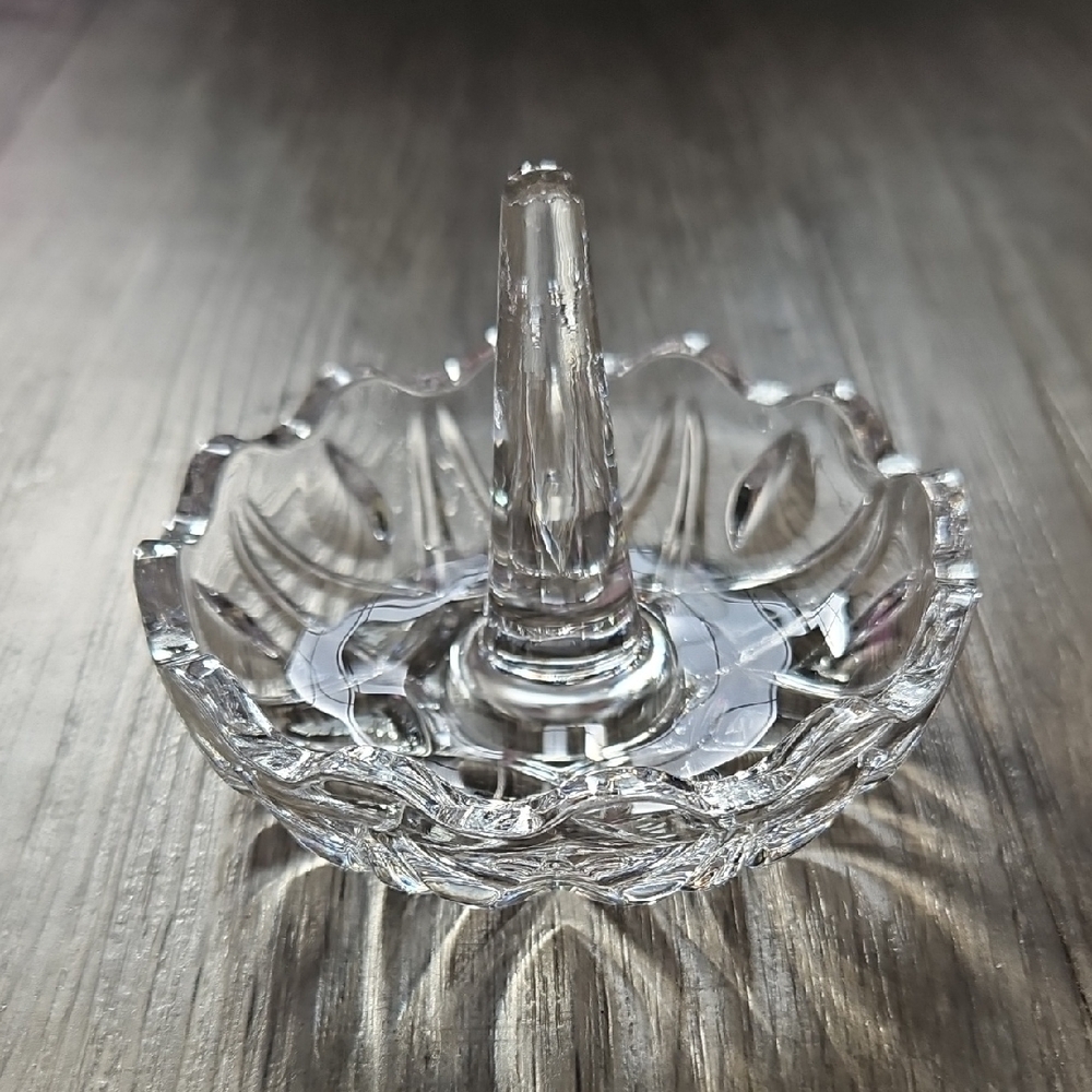 Elegant Clear Glass Ring Holder
